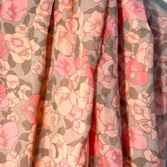 Infinity Scarf Pink Gray Floral Design. - Picture 6 of 10